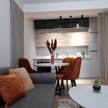 Centar Two Apartment Skopje Bagian luar foto