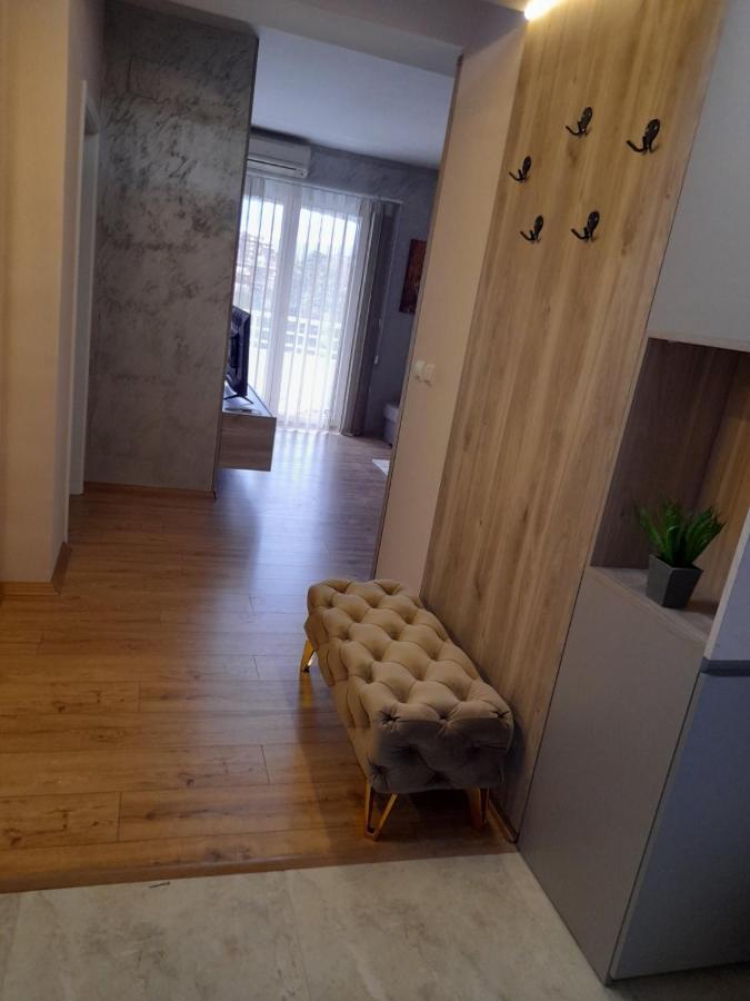 Centar Two Apartment Skopje Bagian luar foto